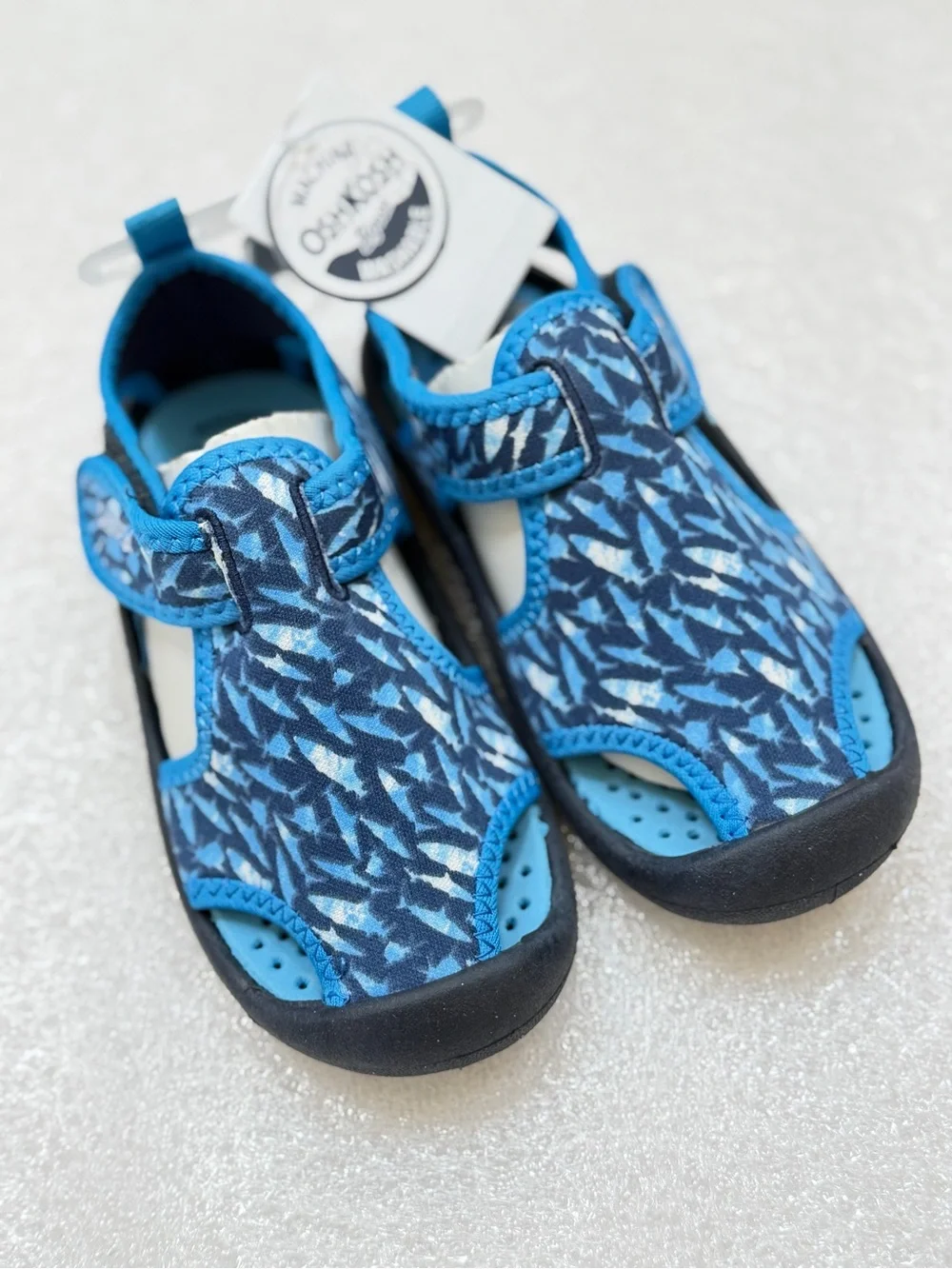 NEW OshKosh B'gosh Boys Blue/Navy Aquatic Shark Patterned Water Shoes Size 9
